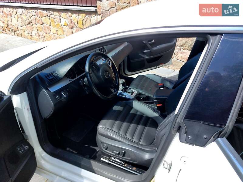 Купе Volkswagen CC / Passat CC 2010 в Малине