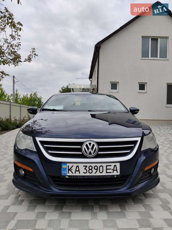 Купе Volkswagen CC / Passat CC 2011 в Киеве