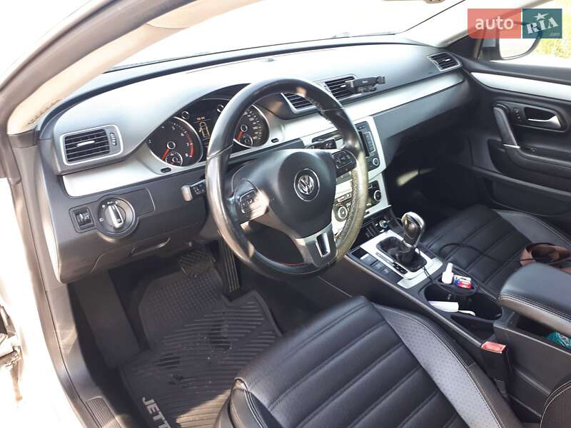 Купе Volkswagen CC / Passat CC 2011 в Львові