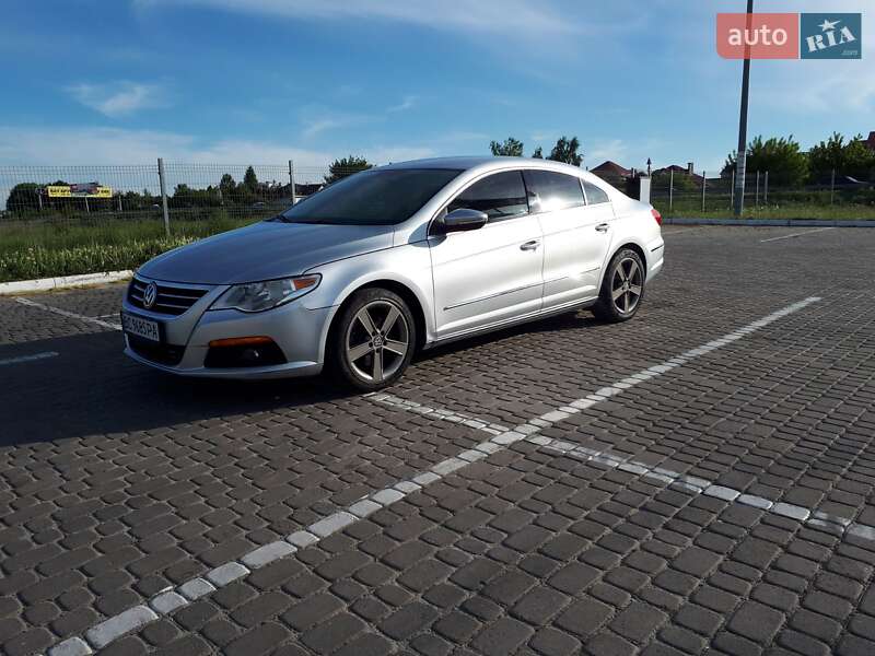Купе Volkswagen CC / Passat CC 2011 в Львові