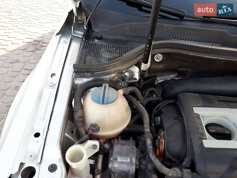 Купе Volkswagen CC / Passat CC 2011 в Львові