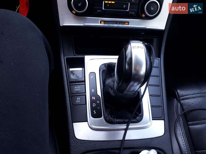 Купе Volkswagen CC / Passat CC 2011 в Львові