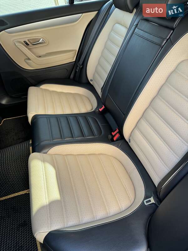 Купе Volkswagen CC / Passat CC 2012 в Львове