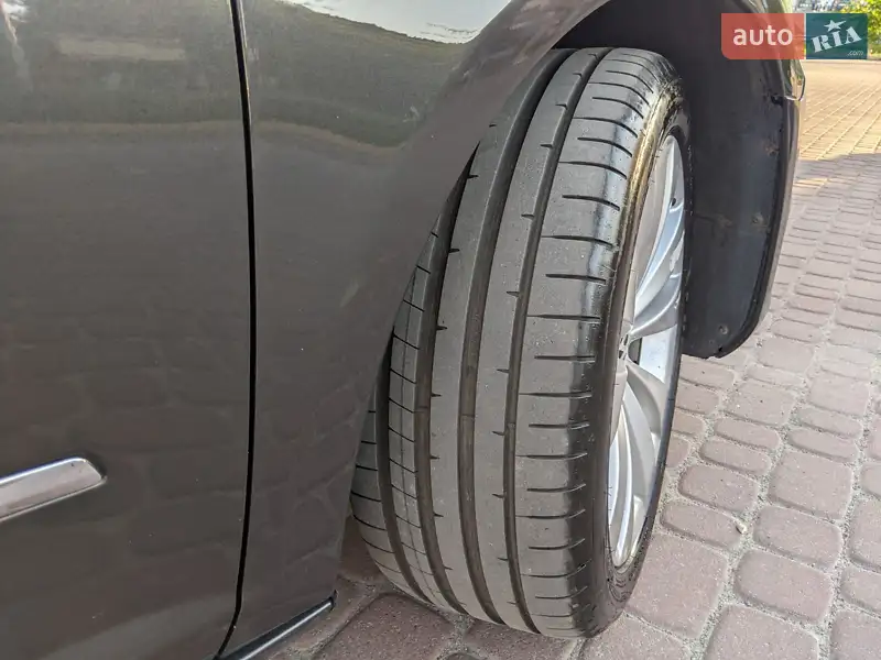 Купе Volkswagen CC / Passat CC 2012 в 
