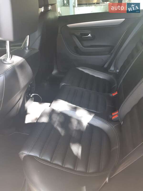 Купе Volkswagen CC / Passat CC 2012 в Киеве