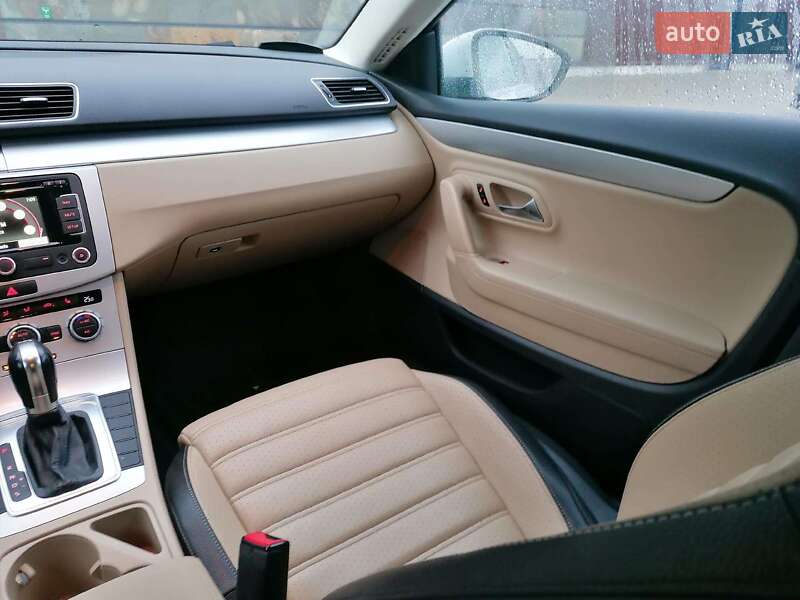 Купе Volkswagen CC / Passat CC 2012 в Миколаєві