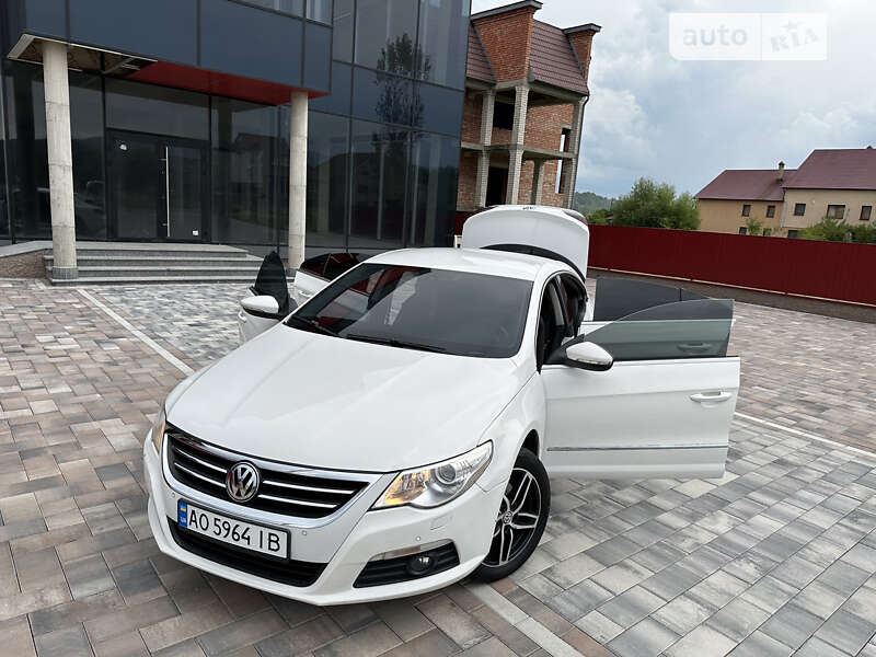 Купе Volkswagen CC / Passat CC 2011 в Тячеві