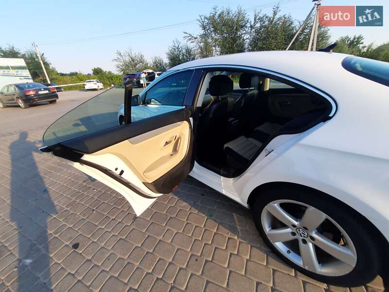 Купе Volkswagen CC / Passat CC 2013 в Львове