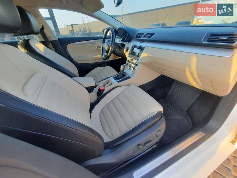 Купе Volkswagen CC / Passat CC 2013 в Львове