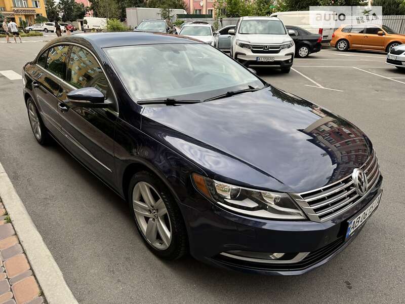 Купе Volkswagen CC / Passat CC 2015 в Киеве