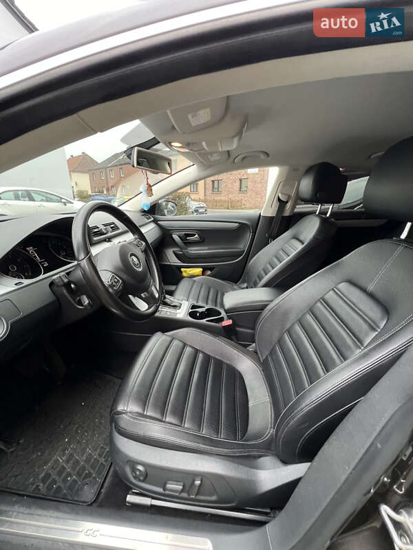 Купе Volkswagen CC / Passat CC 2012 в Вышгороде