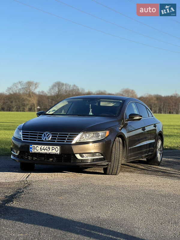 Купе Volkswagen CC / Passat CC 2012 в Вышгороде
