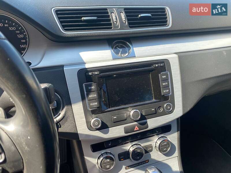 Купе Volkswagen CC / Passat CC 2013 в Львові