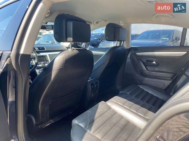Купе Volkswagen CC / Passat CC 2013 в Львові