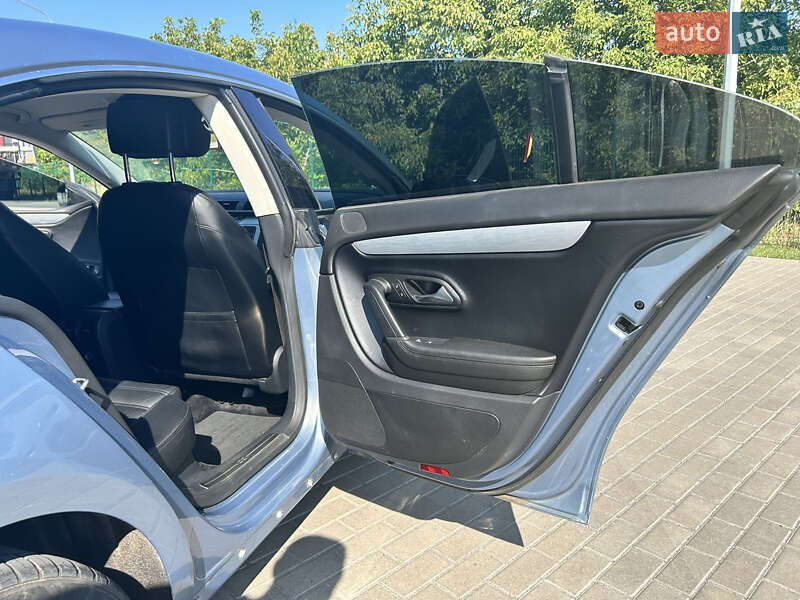 Купе Volkswagen CC / Passat CC 2012 в Виннице