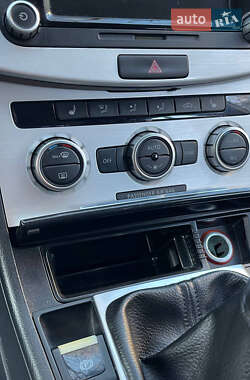 Купе Volkswagen CC / Passat CC 2013 в 