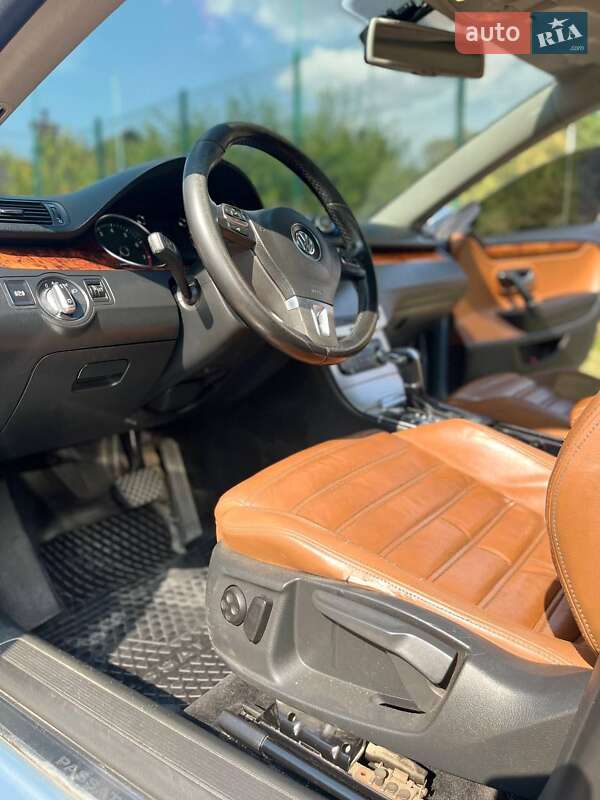 Купе Volkswagen CC / Passat CC 2011 в Виннице