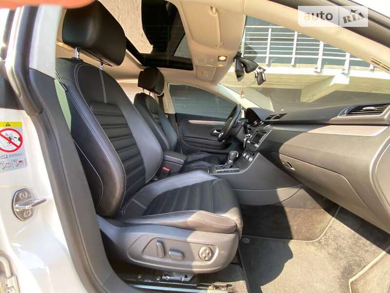 Купе Volkswagen CC / Passat CC 2014 в Києві