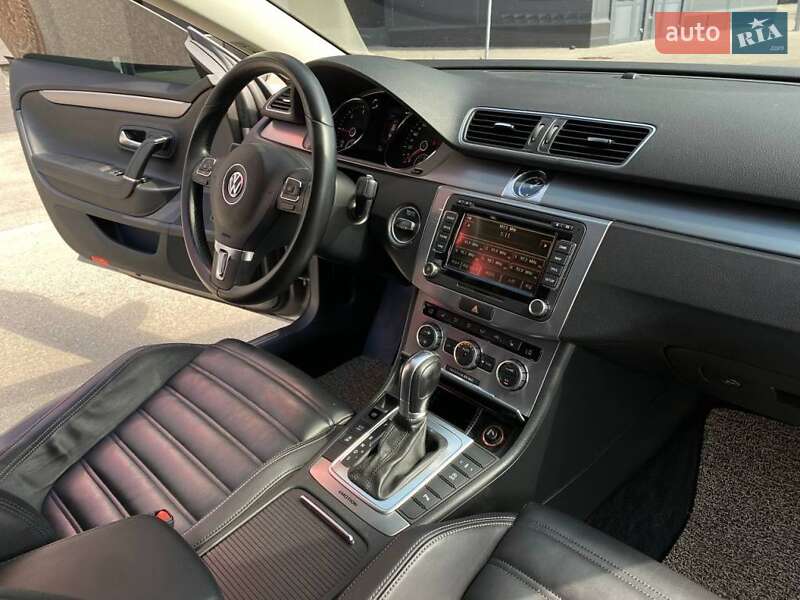 Купе Volkswagen CC / Passat CC 2014 в Киеве