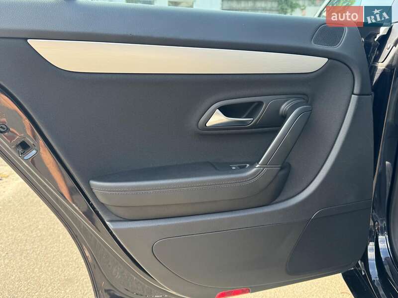 Купе Volkswagen CC / Passat CC 2014 в Киеве