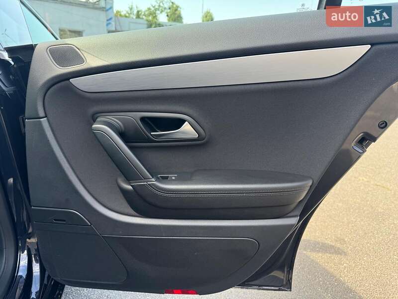 Купе Volkswagen CC / Passat CC 2014 в Киеве