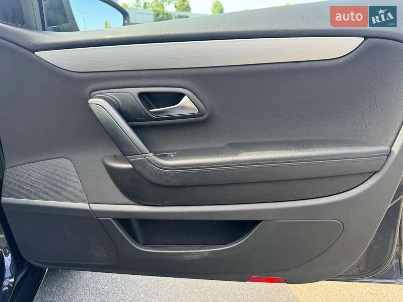 Купе Volkswagen CC / Passat CC 2014 в Киеве