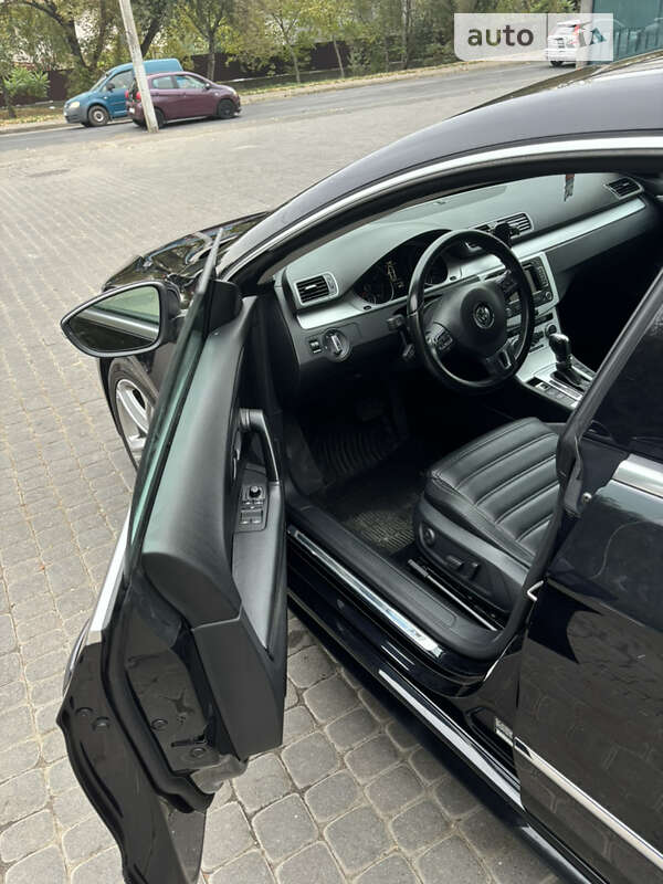 Купе Volkswagen CC / Passat CC 2013 в Львові