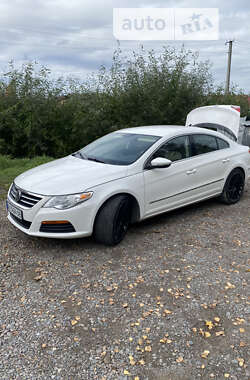 Купе Volkswagen CC / Passat CC 2010 в Мостиске