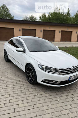 Купе Volkswagen CC / Passat CC 2015 в Ужгороде