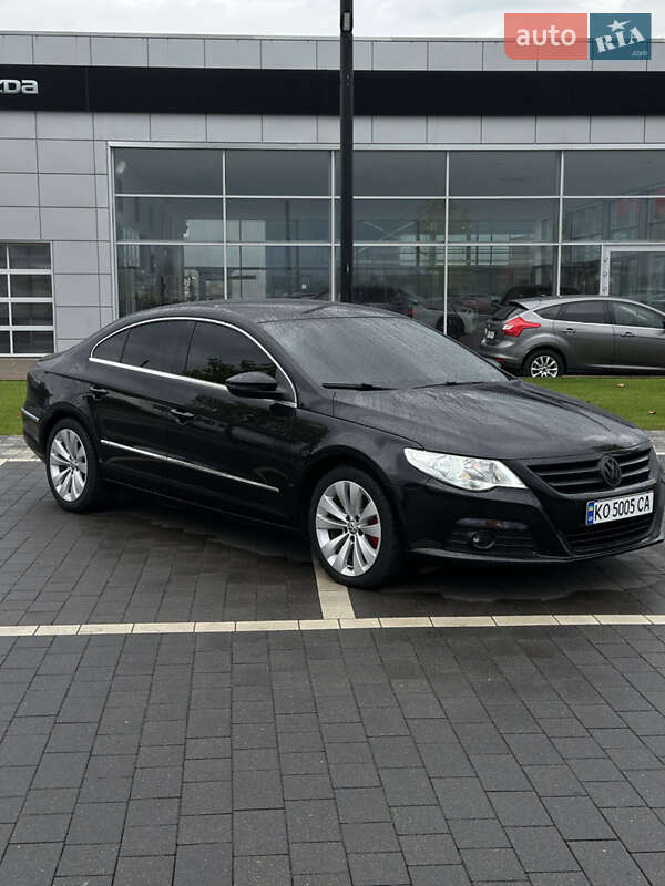 Купе Volkswagen CC / Passat CC 2011 в Мукачево