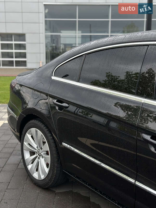 Купе Volkswagen CC / Passat CC 2011 в Мукачево