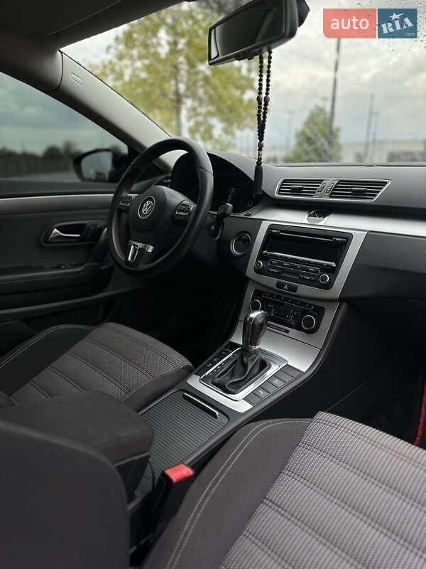 Купе Volkswagen CC / Passat CC 2011 в Мукачево