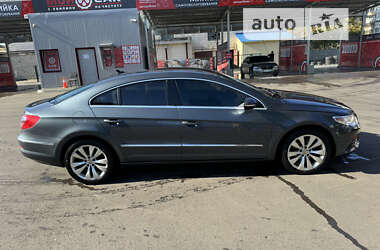 Купе Volkswagen CC / Passat CC 2011 в 