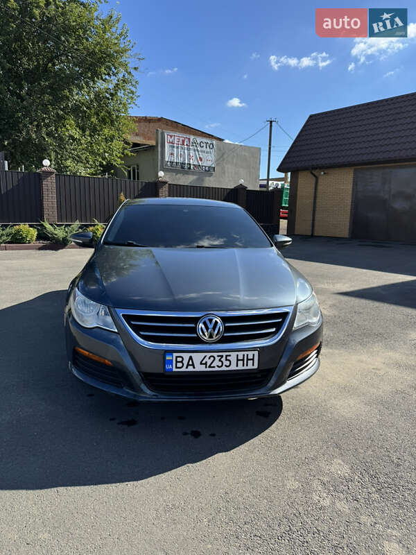 Купе Volkswagen CC / Passat CC 2010 в Голованевске