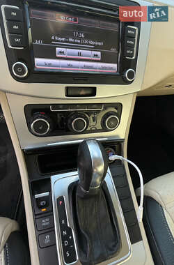 Купе Volkswagen CC / Passat CC 2012 в 