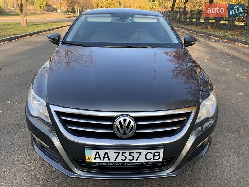 Купе Volkswagen CC / Passat CC 2011 в Киеве