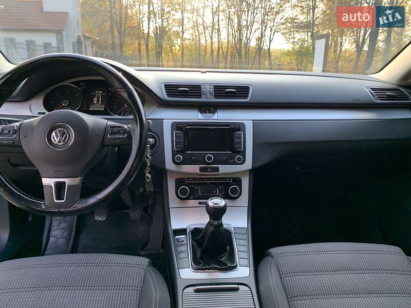Купе Volkswagen CC / Passat CC 2011 в Киеве