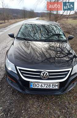 Купе Volkswagen CC / Passat CC 2011 в Монастириській