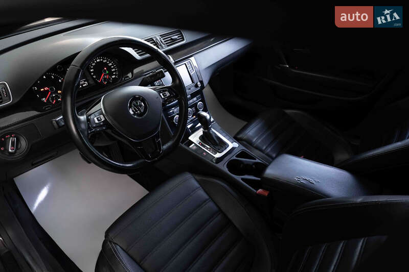 Купе Volkswagen CC / Passat CC 2013 в Бурыни