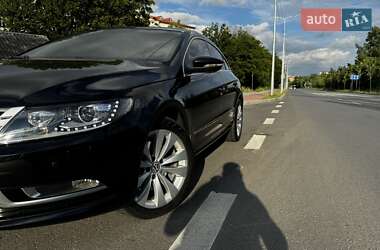 Купе Volkswagen CC / Passat CC 2014 в Чернівцях