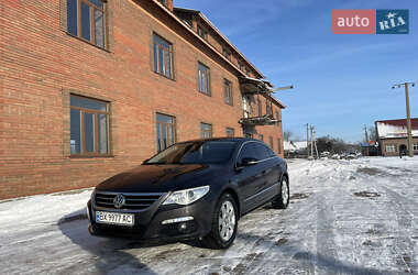 Купе Volkswagen CC / Passat CC 2011 в Теофіполі