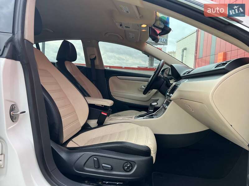 Купе Volkswagen CC / Passat CC 2010 в Киеве