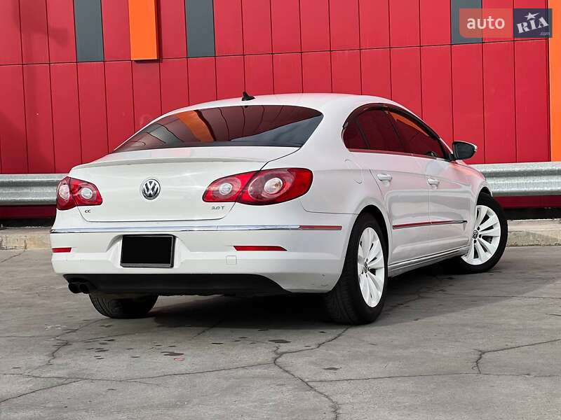 Купе Volkswagen CC / Passat CC 2010 в Киеве