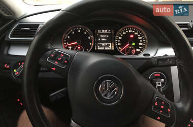 Купе Volkswagen CC / Passat CC 2011 в 
