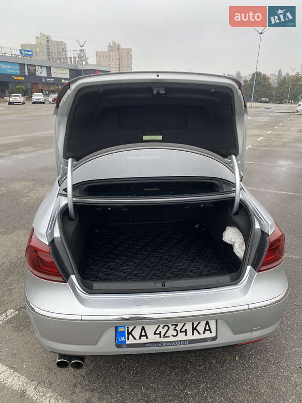 Купе Volkswagen CC / Passat CC 2013 в Киеве