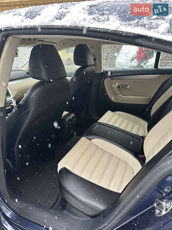 Купе Volkswagen CC / Passat CC 2011 в Ивано-Франковске