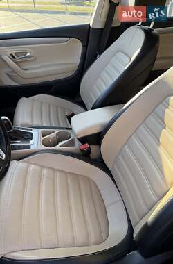 Купе Volkswagen CC / Passat CC 2012 в 