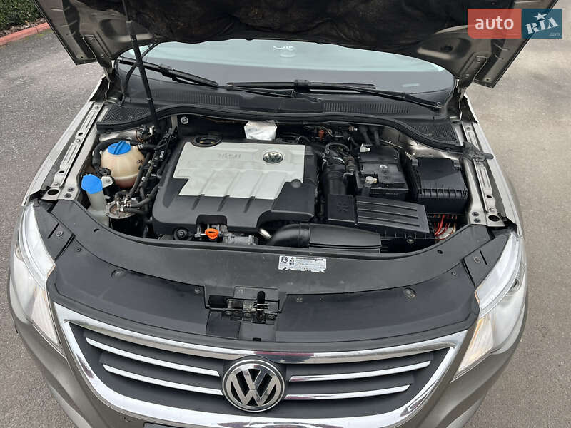 Купе Volkswagen CC / Passat CC 2010 в Могилев-Подольске