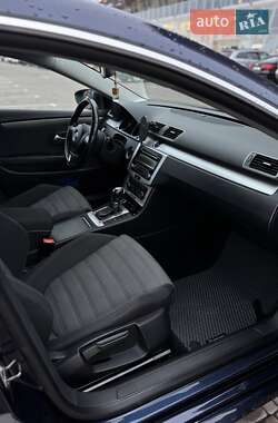 Купе Volkswagen CC / Passat CC 2011 в Киеве