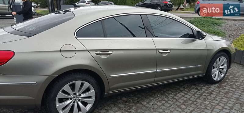 Купе Volkswagen CC / Passat CC 2011 в Львове